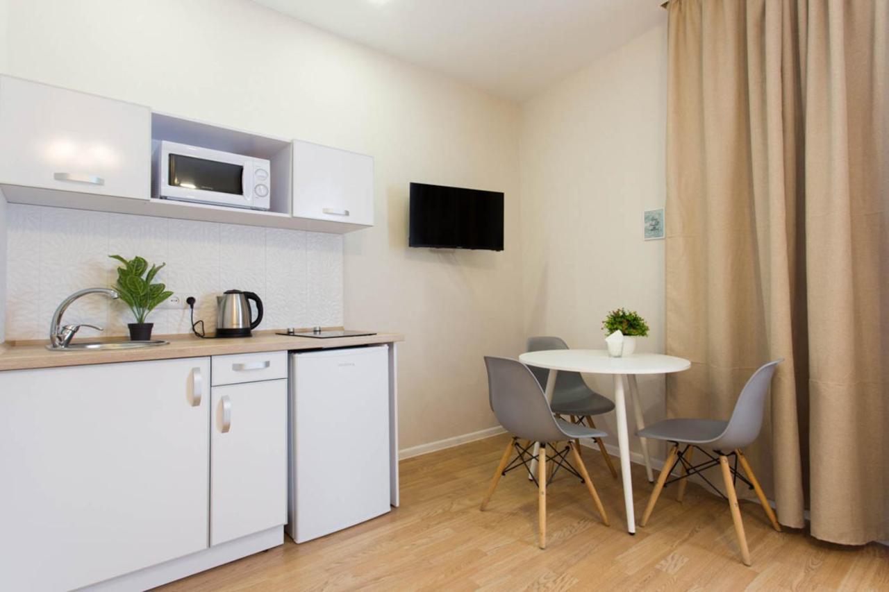 Apartment In The City Center - Gimnasiyna Naberezhna 24A-1 Charkiv Exteriör bild