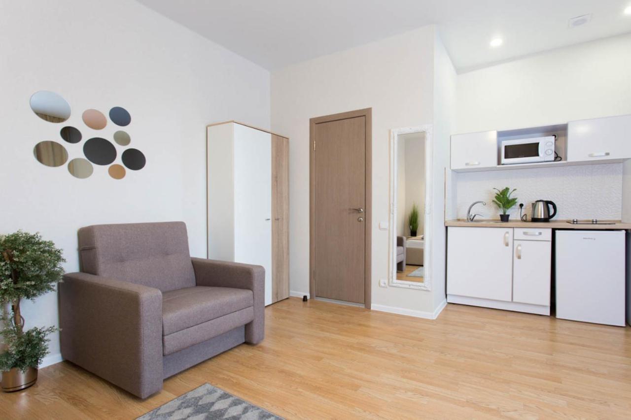 Apartment In The City Center - Gimnasiyna Naberezhna 24A-1 Charkiv Exteriör bild
