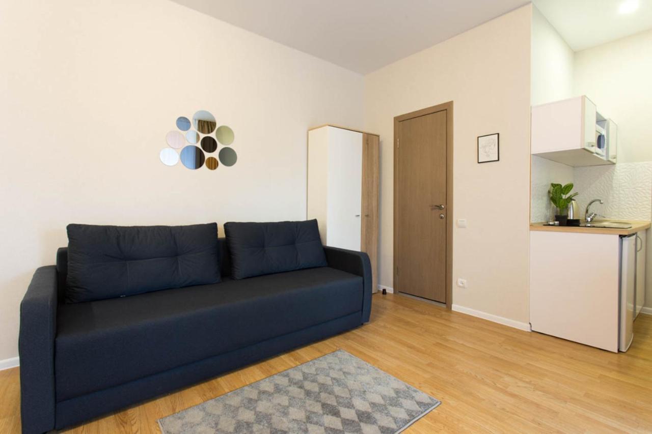 Apartment In The City Center - Gimnasiyna Naberezhna 24A-1 Charkiv Exteriör bild